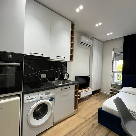 In Blloku In Front Of Taiwan Apartament Tirana