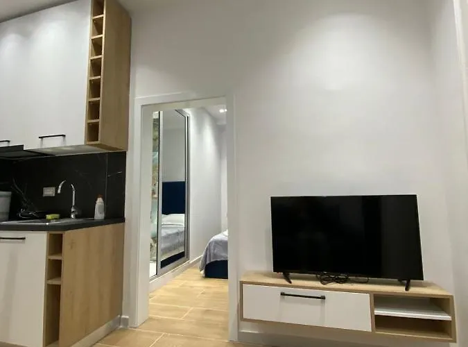 In Blloku In Front Of Taiwan アパート ティラナ