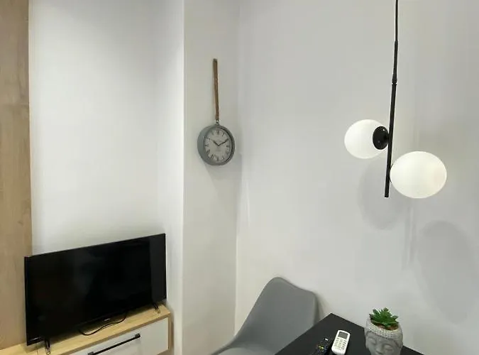 In Blloku In Front Of Taiwan アパート ティラナ