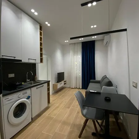 Apartmán In Blloku In Front Of Taiwan Tirana