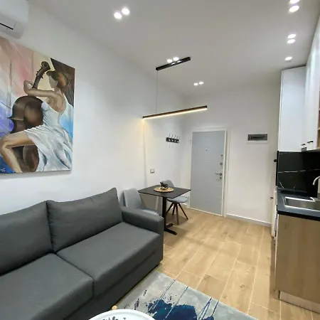 Апартаменты In Blloku In Front Of Taiwan Тирана