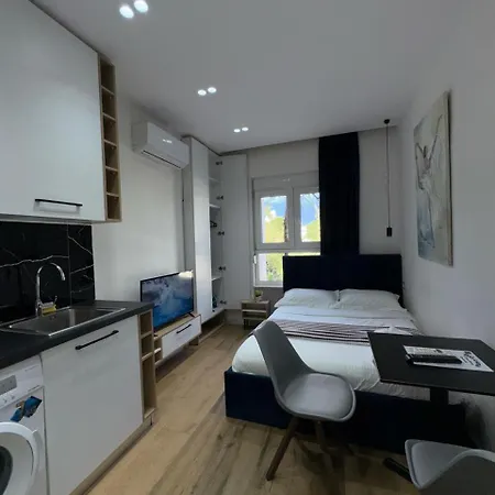 In Blloku In Front Of Taiwan Апартаменты *