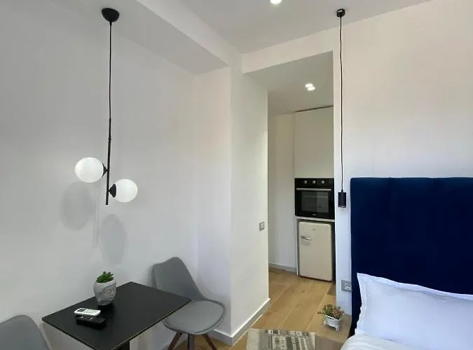 In Blloku In Front Of Taiwan * 地拉那