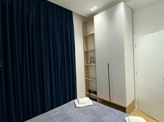 In Blloku In Front Of Taiwan 公寓