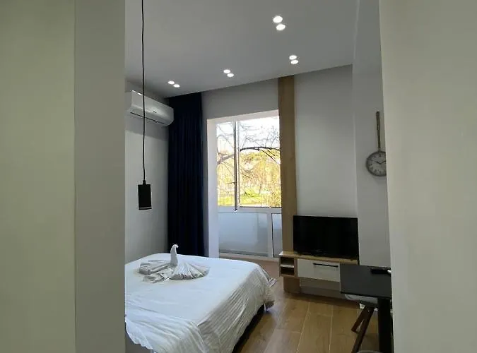 In Blloku In Front Of Taiwan 公寓 地拉那