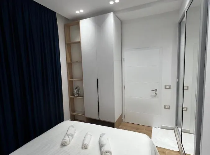 公寓 In Blloku In Front Of Taiwan 地拉那