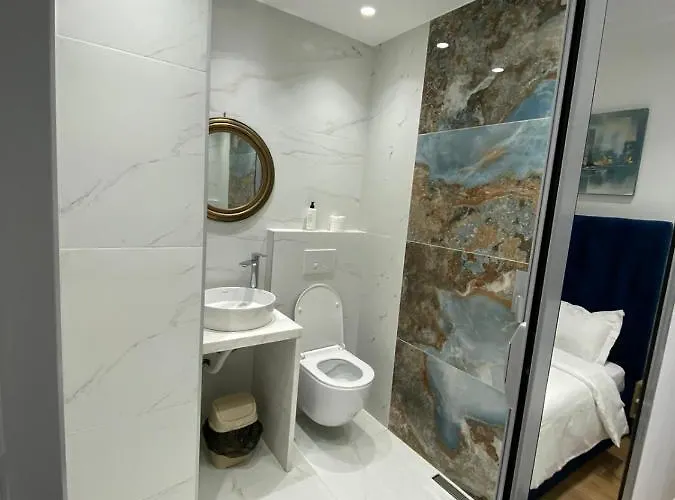 In Blloku In Front Of Taiwan 公寓