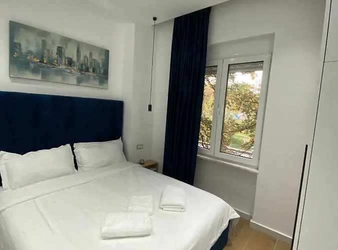 In Blloku In Front Of Taiwan 公寓 *